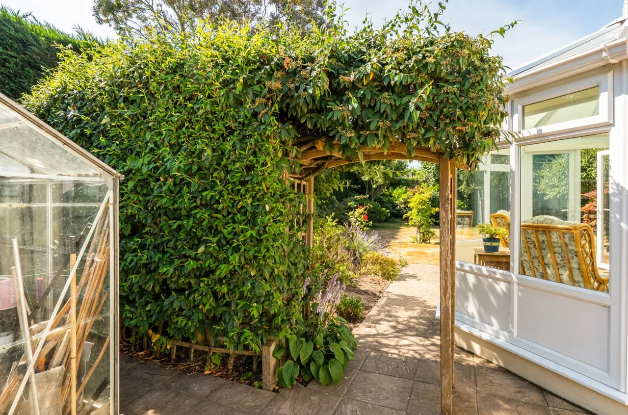 Roundle Avenue, Felpham, PO22, photo 21