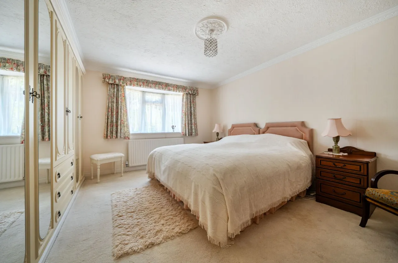 Roundle Avenue, Felpham, PO22, photo 17