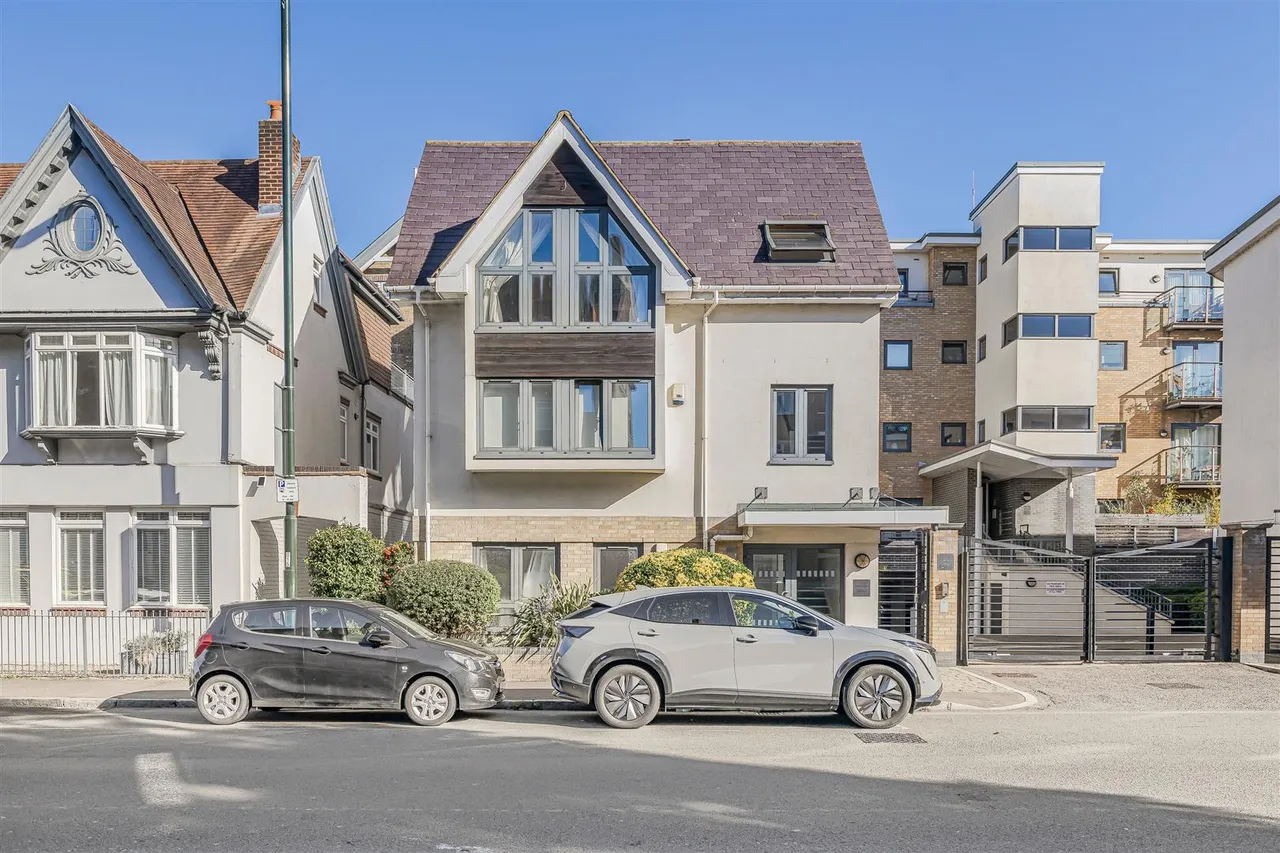 1 bed flat to rent, Mortlake High Street, Mortlake, SW14