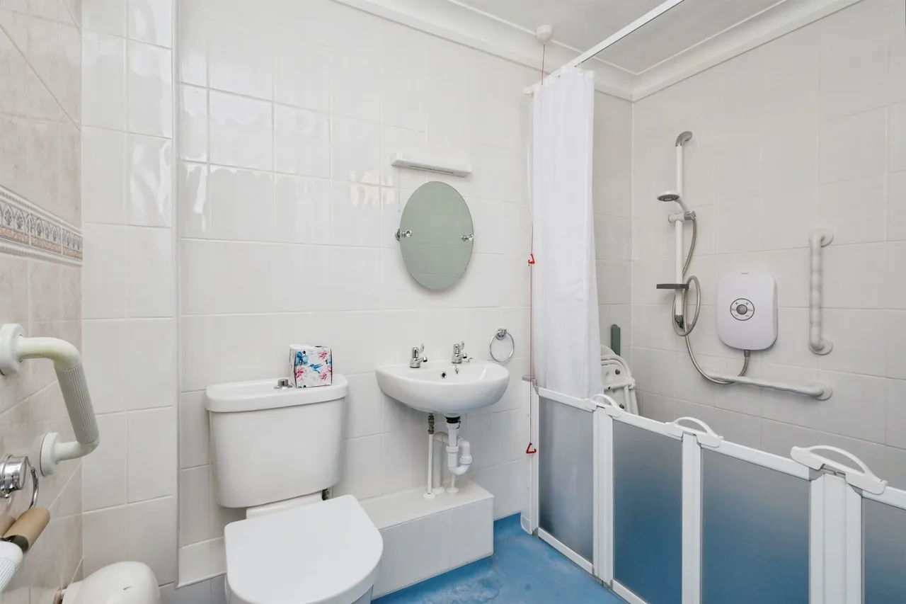 Wannock Road, Eastbourne, photo 8