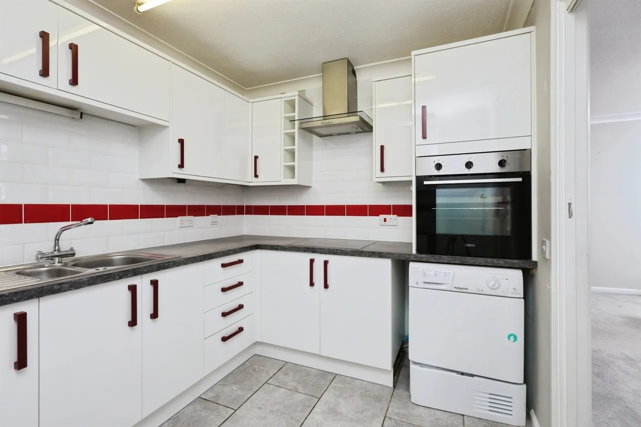 Wannock Road, Eastbourne, photo 6