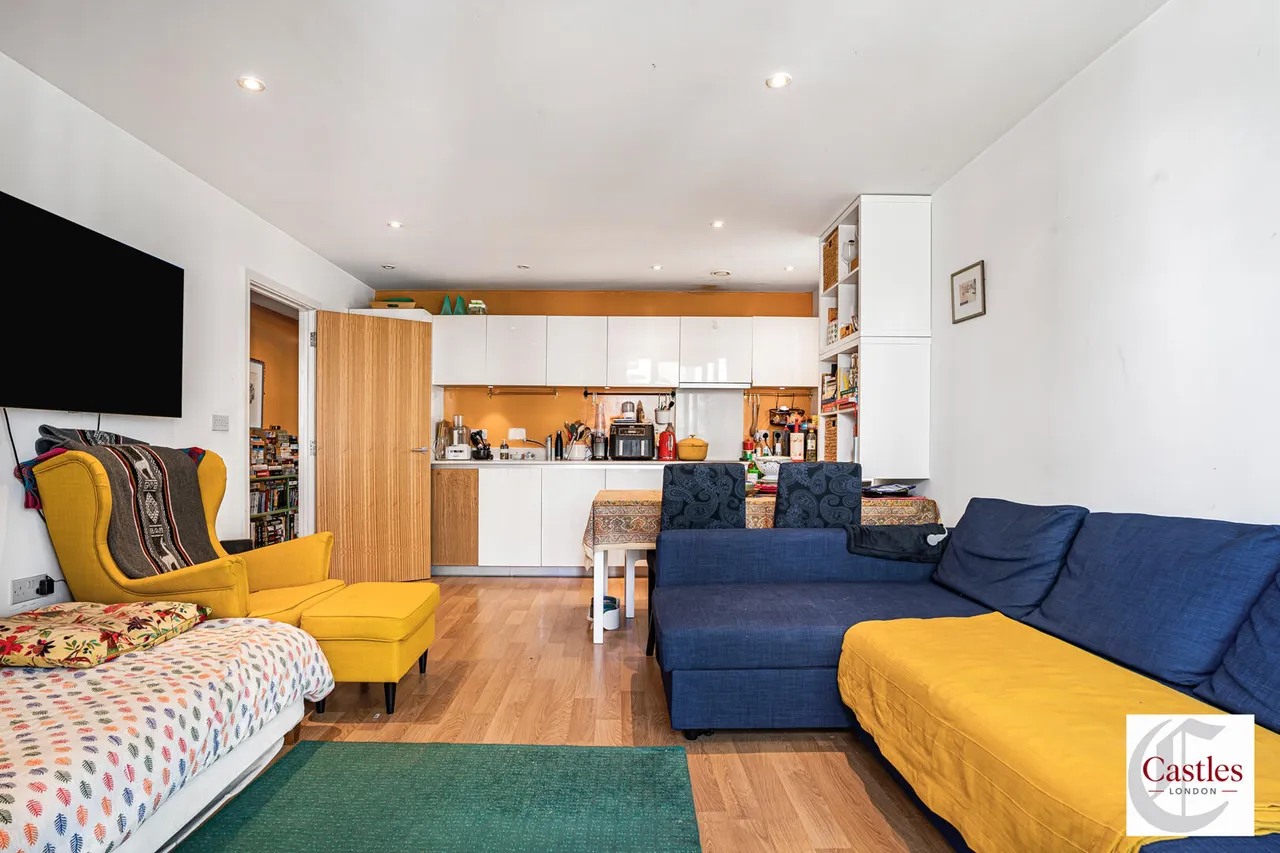 Goodchild Road, London, N4, photo 17