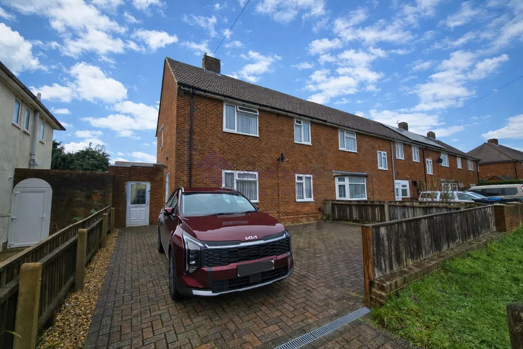 3 bed house for sale — Western Avenue, Bournemouth, BH10 6HN