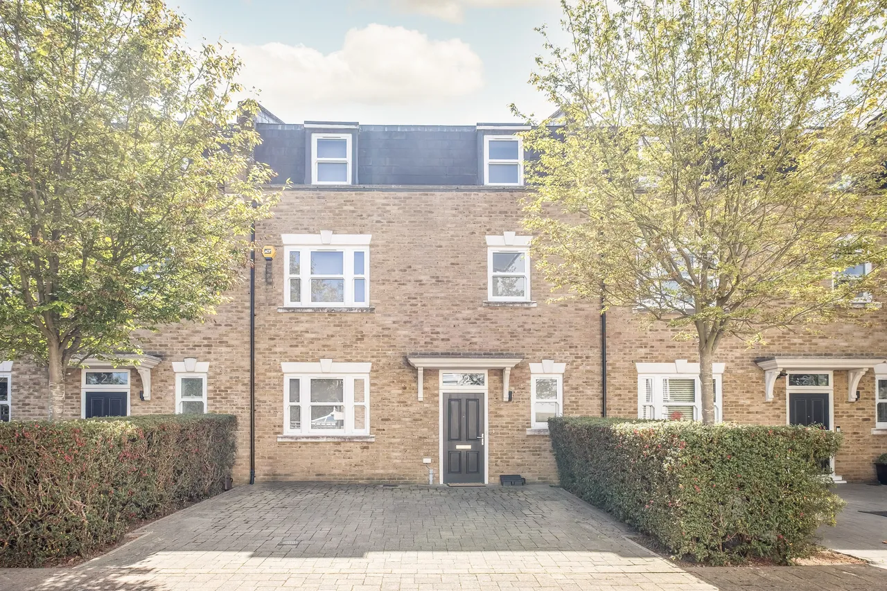 5 bed house for sale, Emerald Square, London, SW15