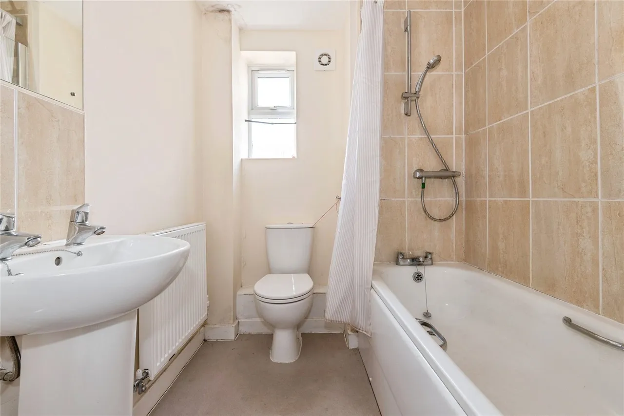 Cambridge Way, Cullompton, EX15, photo 11