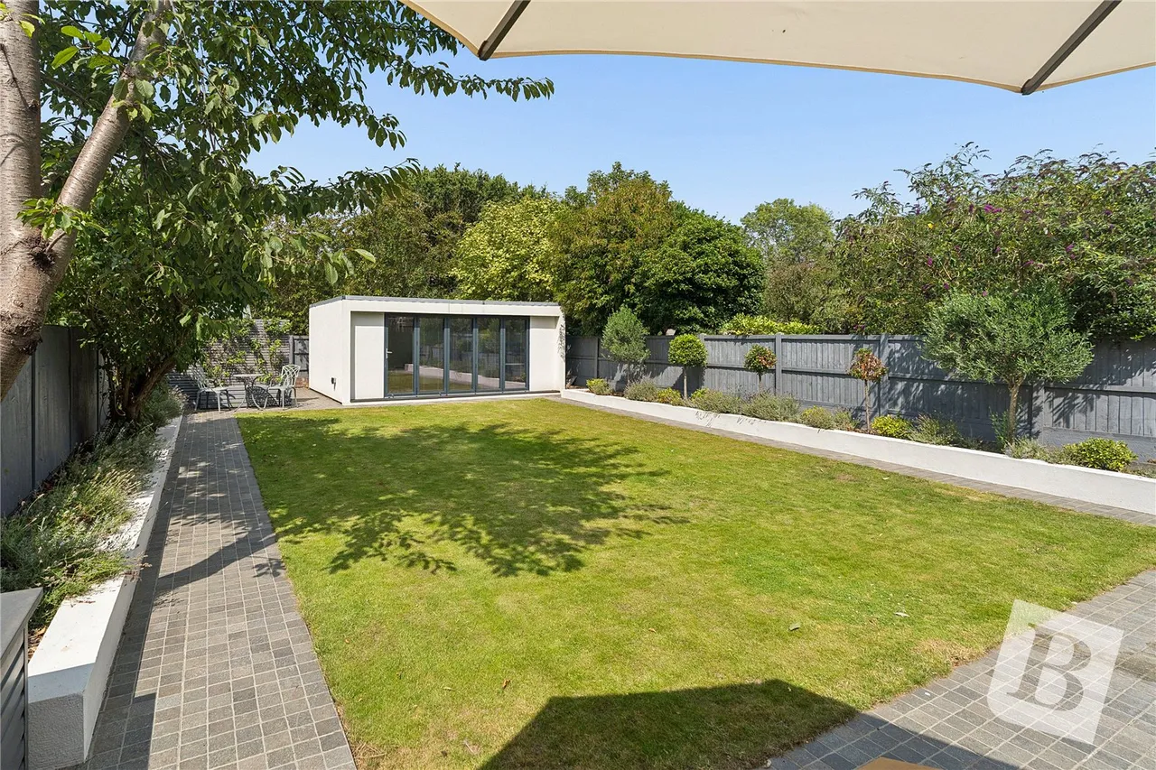 Holden Way, Upminster, RM14, photo 4