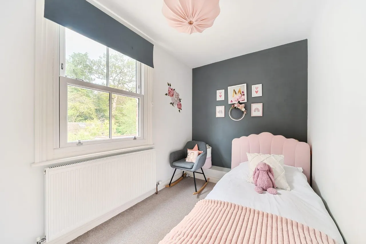 Almners Road, Chertsey, KT16, photo 8
