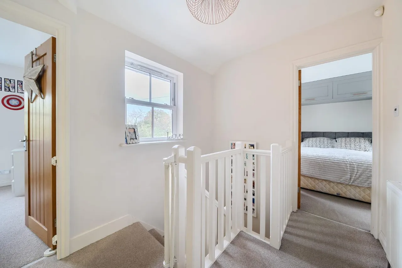 Almners Road, Chertsey, KT16, photo 7