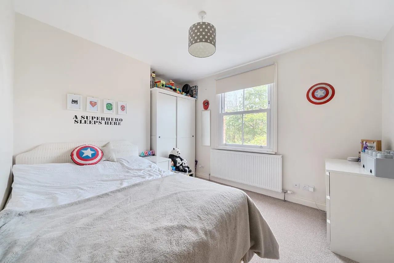 Almners Road, Chertsey, KT16, photo 9