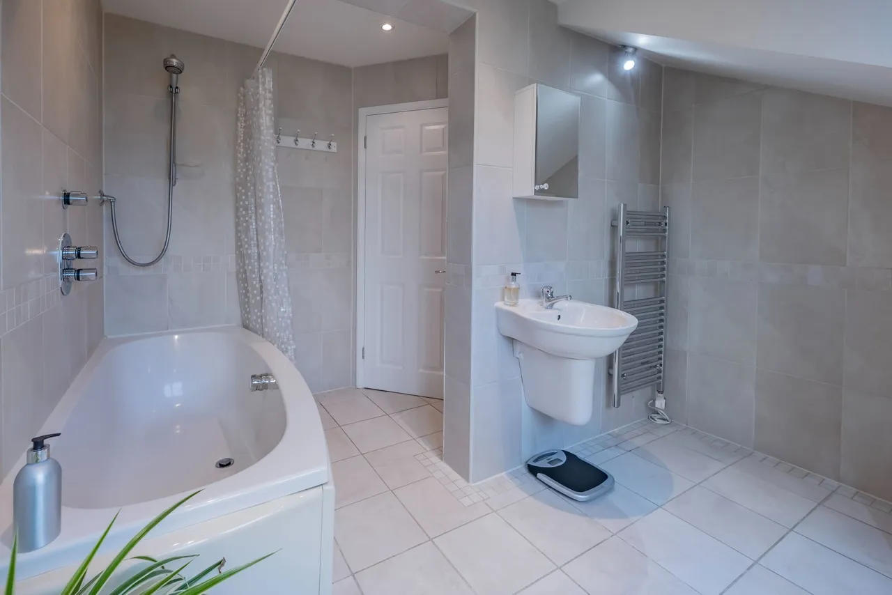 Badgers Close, Crowborough, TN6, photo 13