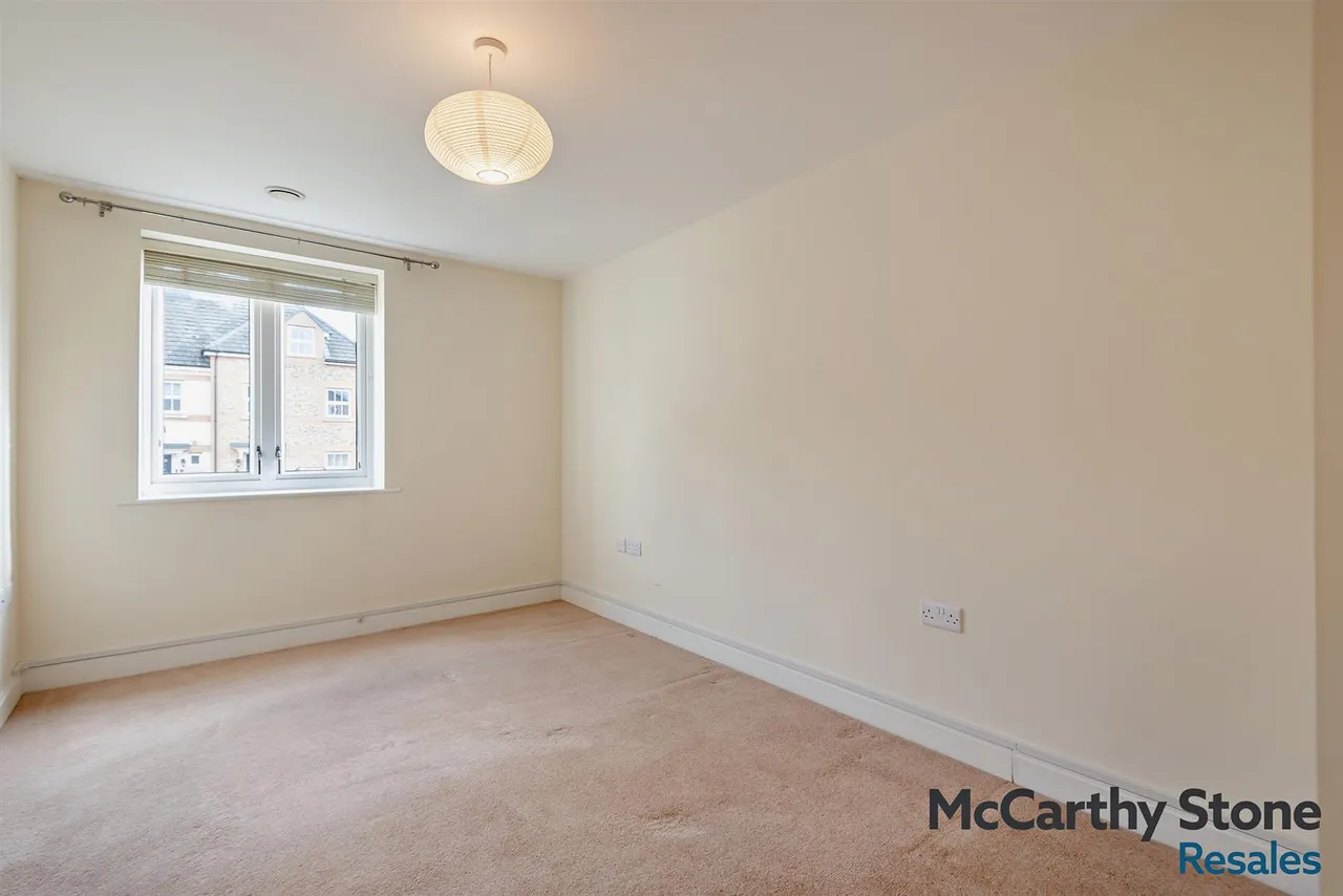 Hart Close, Wilton, SP2, photo 12