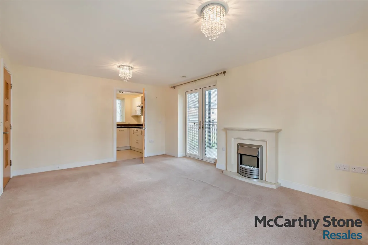 Hart Close, Wilton, SP2, photo 3