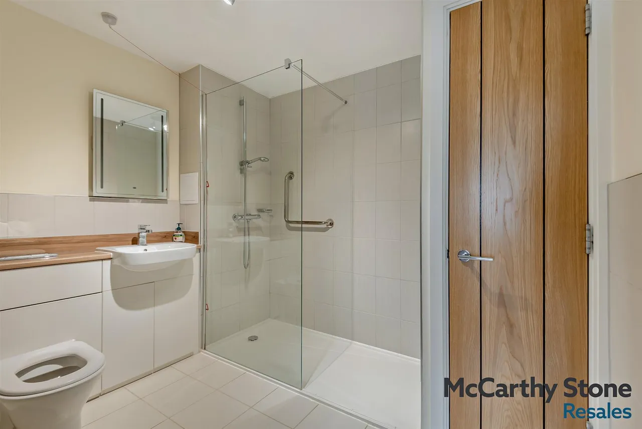 Hart Close, Wilton, SP2, photo 8