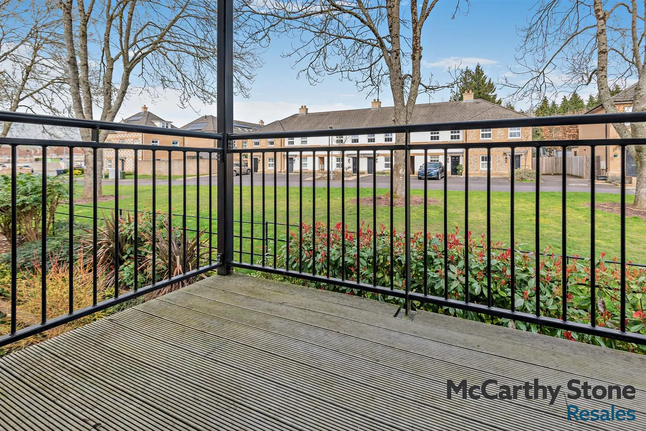 2 bed flat for sale, Hart Close, Wilton, SP2