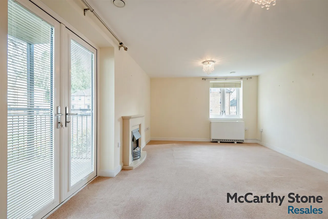 Hart Close, Wilton, SP2, photo 15