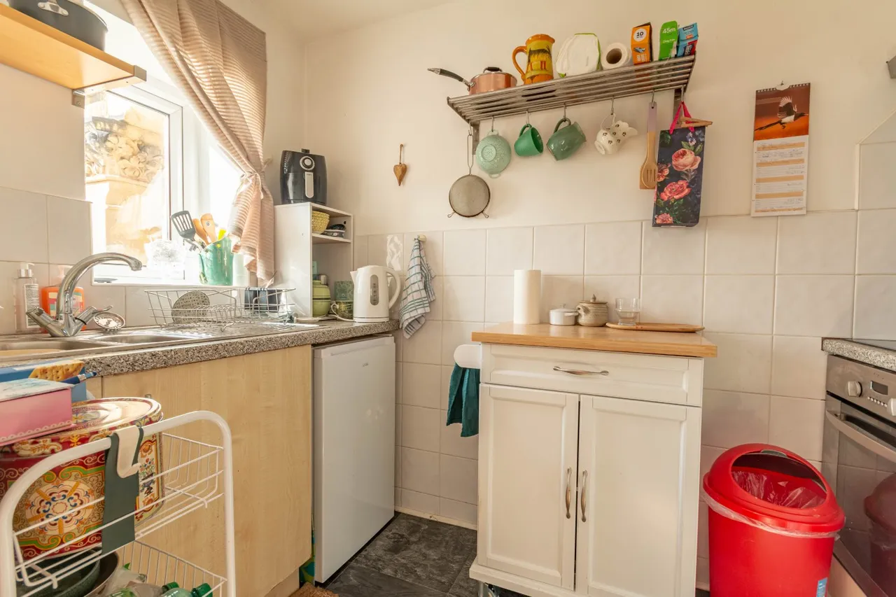 Priestthorpe Lane, Bingley, BD16, photo 5