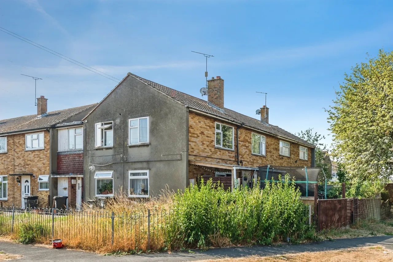 2 bed flat for sale, Kingswood Avenue, Swindon, SN3