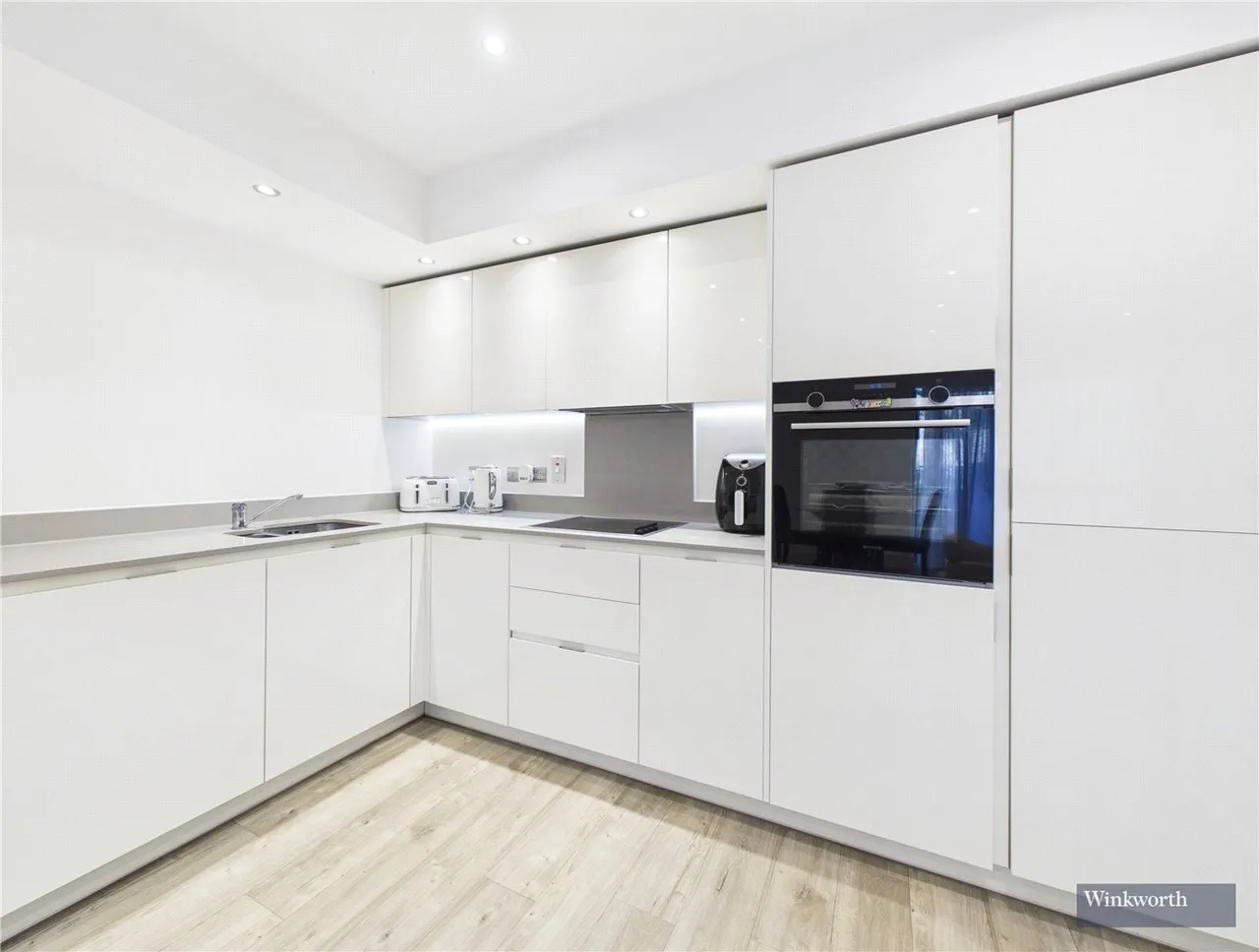 Lyon Road, Harrow, HA1, photo 3