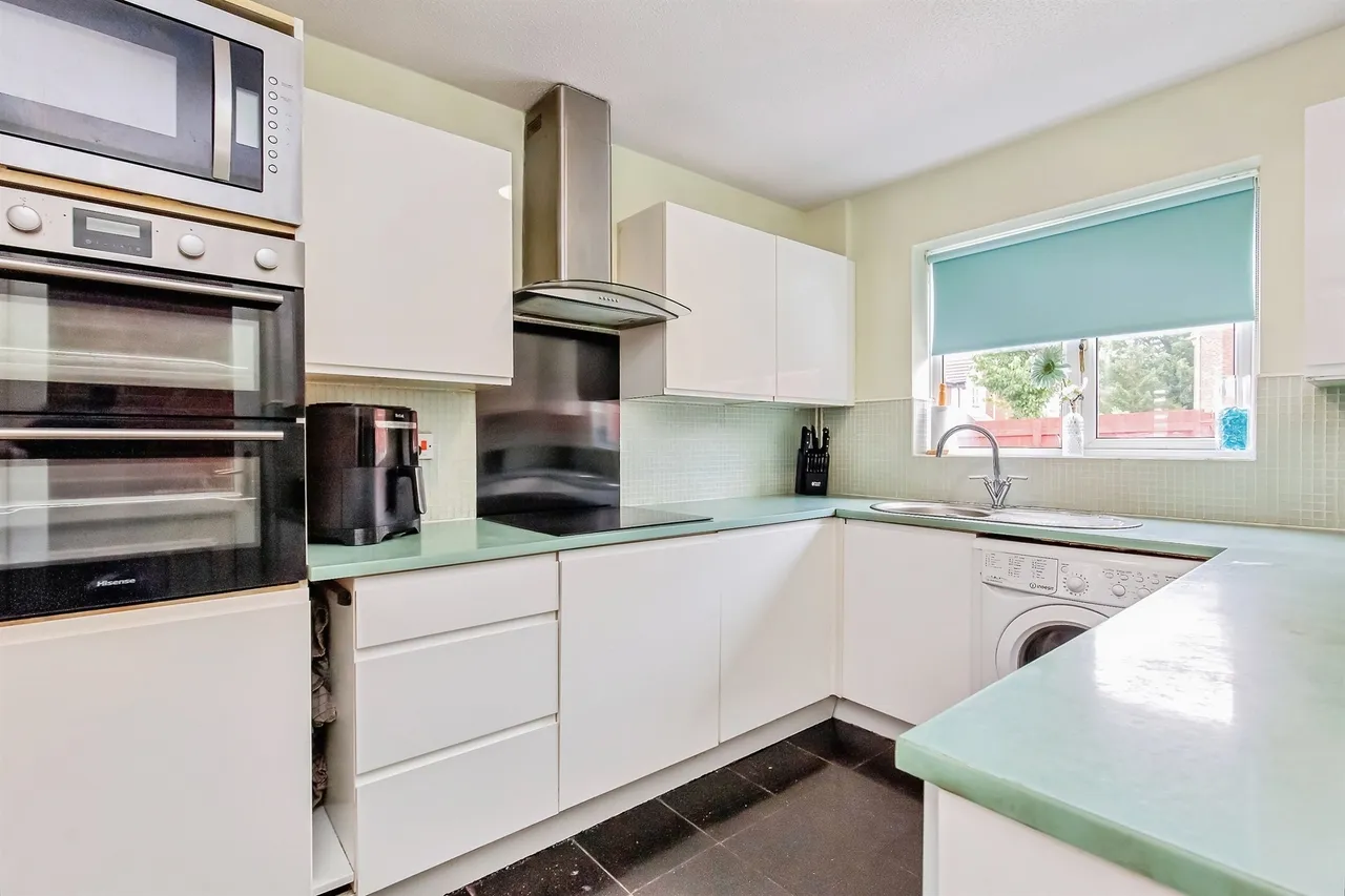 Harvey Close, Raunds, photo 8