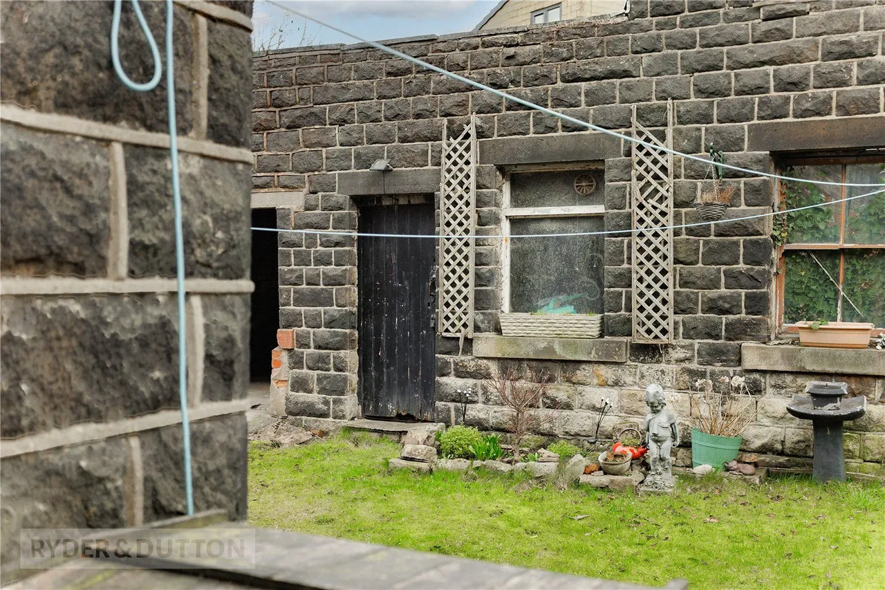 Sam Road, Diggle, OL3, photo 4