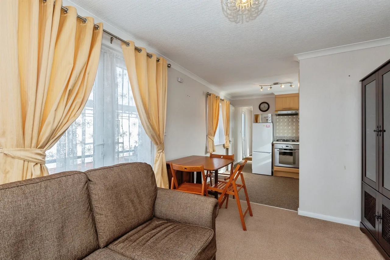Weston Avenue, Leighton Buzzard, LU7, photo 12