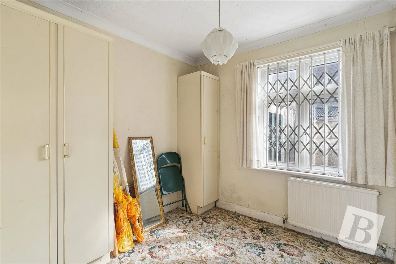 Woodhall Crescent, Hornchurch, RM11, photo 7