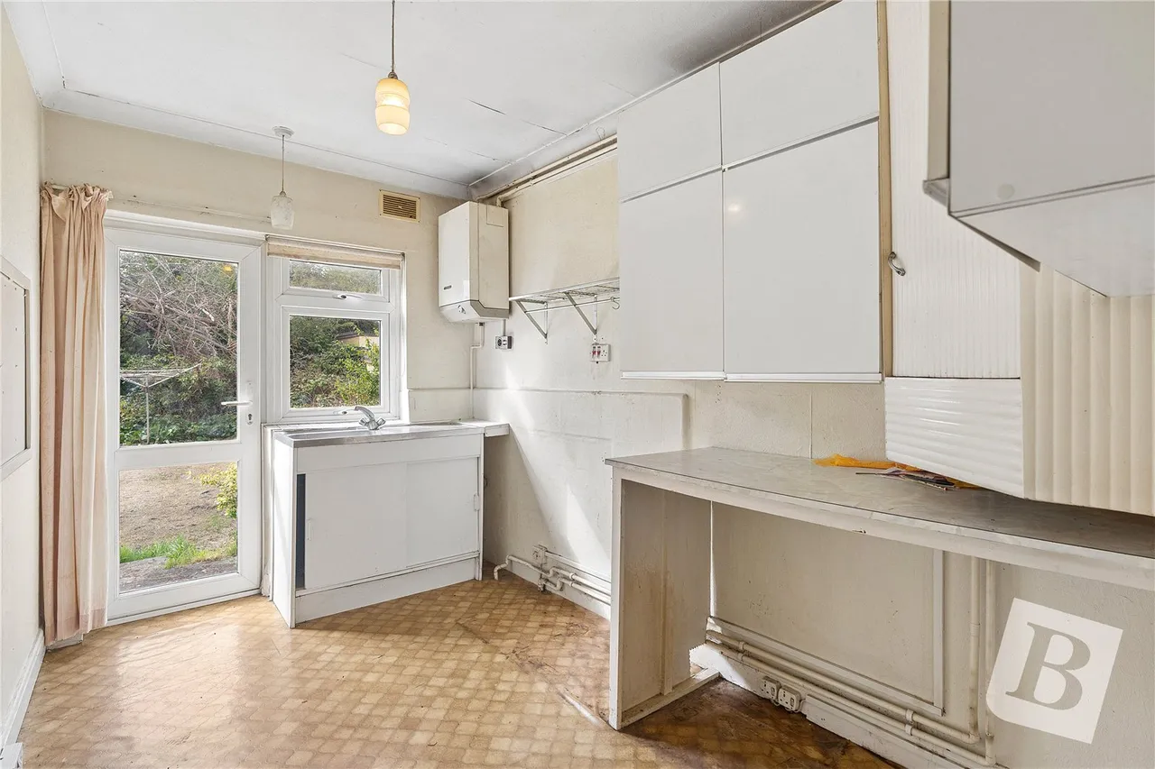 Woodhall Crescent, Hornchurch, RM11, photo 8