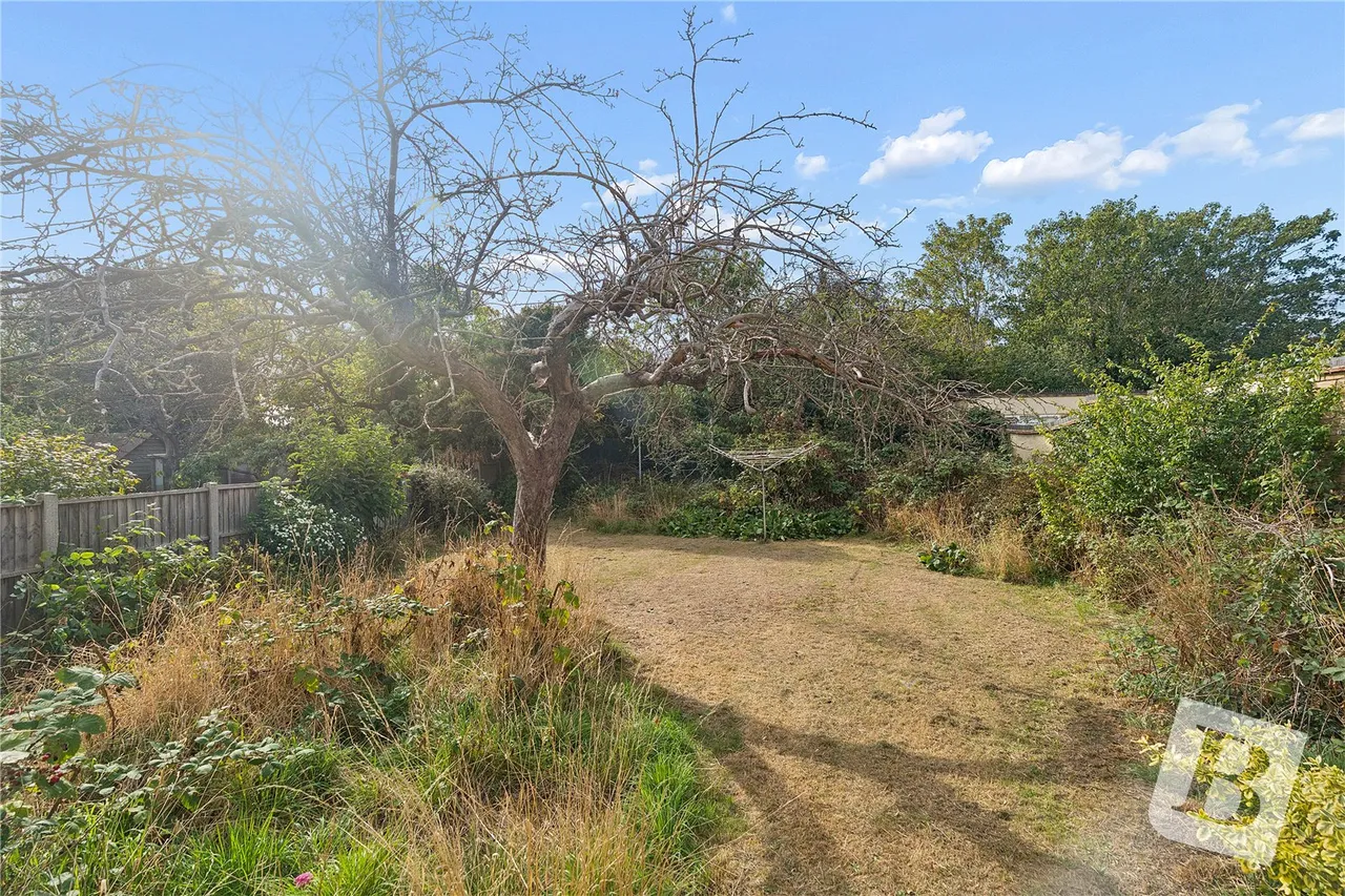 Woodhall Crescent, Hornchurch, RM11, photo 9