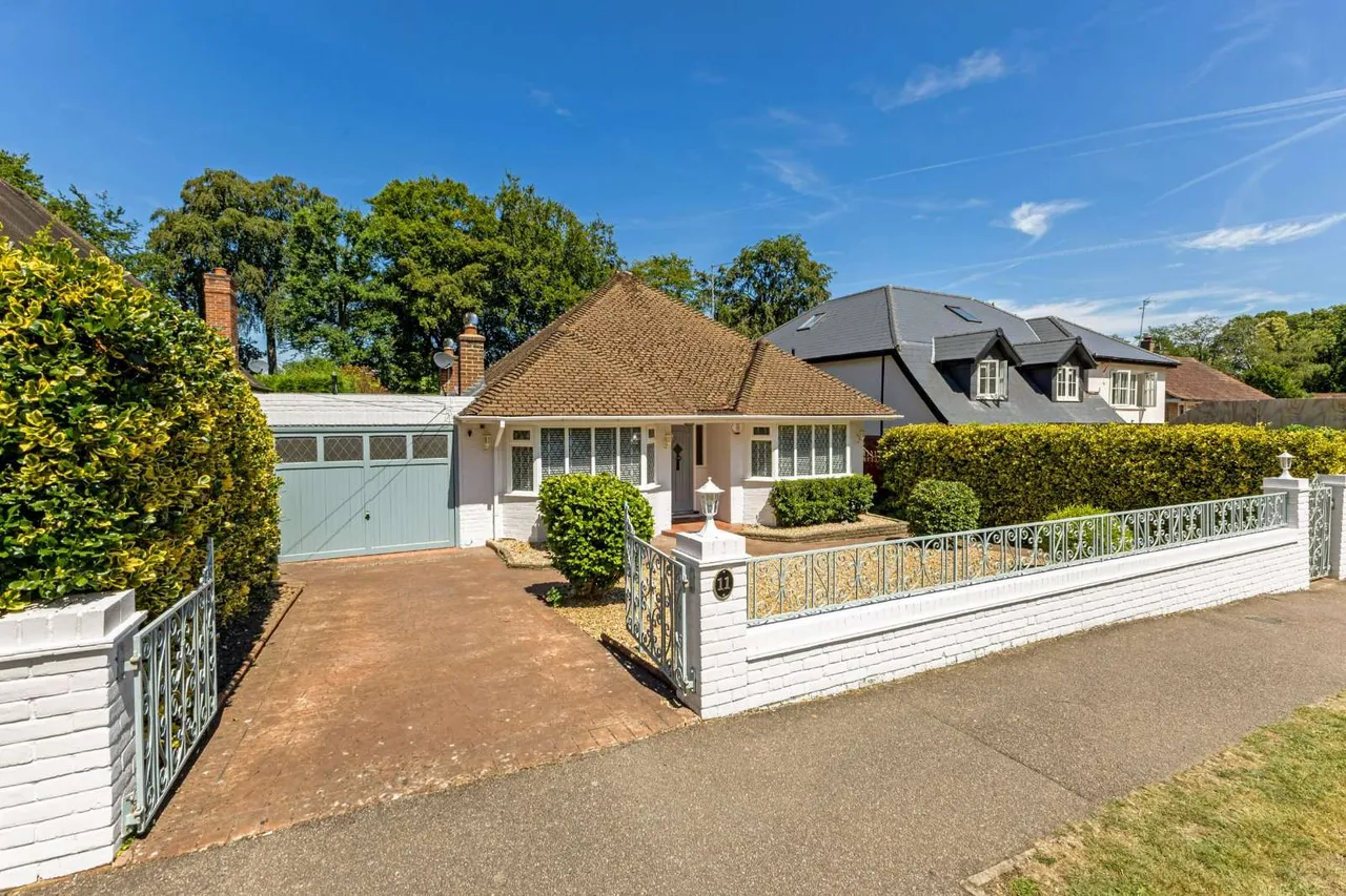 3 bed house for sale — Grovewood Close, Chorleywood, Rickmansworth, Hertfordshire, WD3 5PU