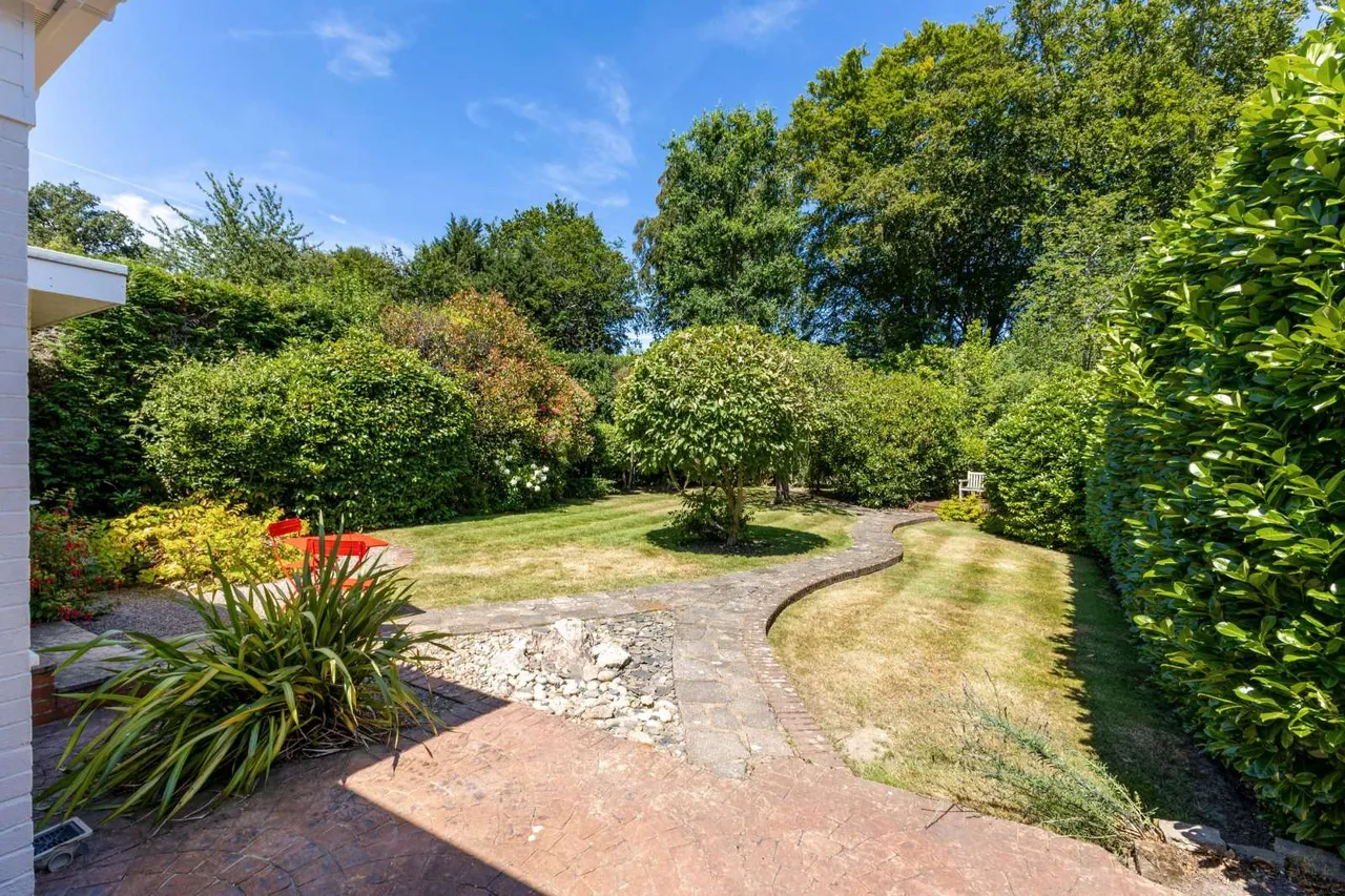 Grovewood Close, Chorleywood, Rickmansworth, Hertfordshire, WD3 5PU, photo 12