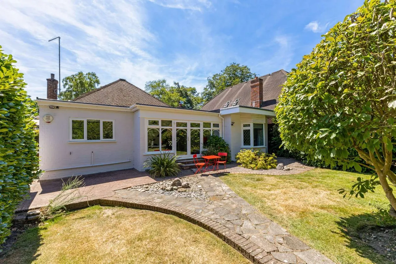 Grovewood Close, Chorleywood, Rickmansworth, Hertfordshire, WD3 5PU, photo 11