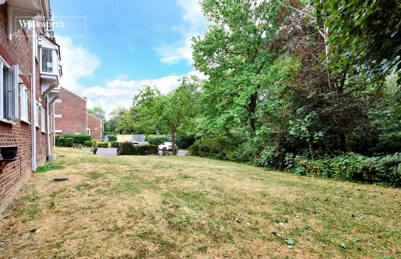 Percy Gardens, Worcester Park, KT4, photo 15