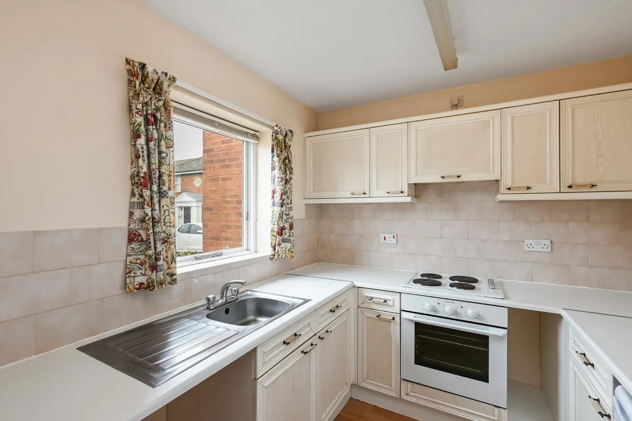 Nicholas Gardens, York, YO10, photo 4