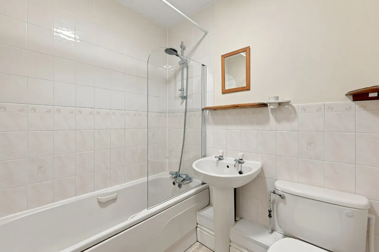 Nicholas Gardens, York, YO10, photo 9