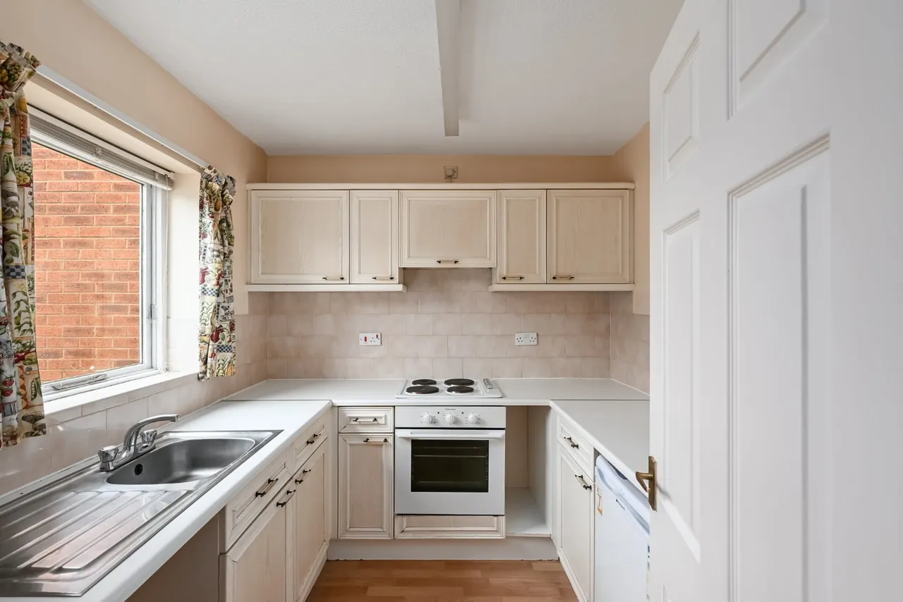Nicholas Gardens, York, YO10, photo 5