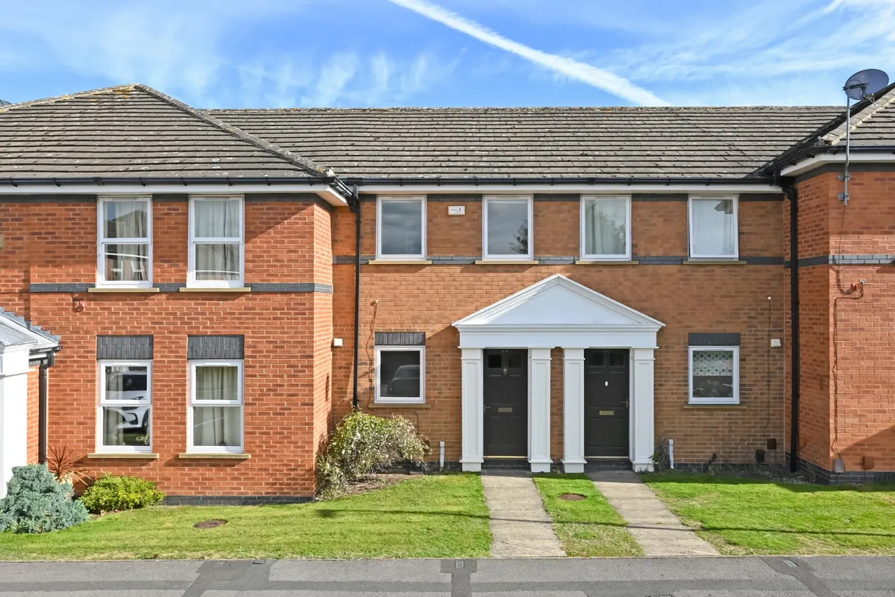 2 bed house for sale, Nicholas Gardens, York, YO10