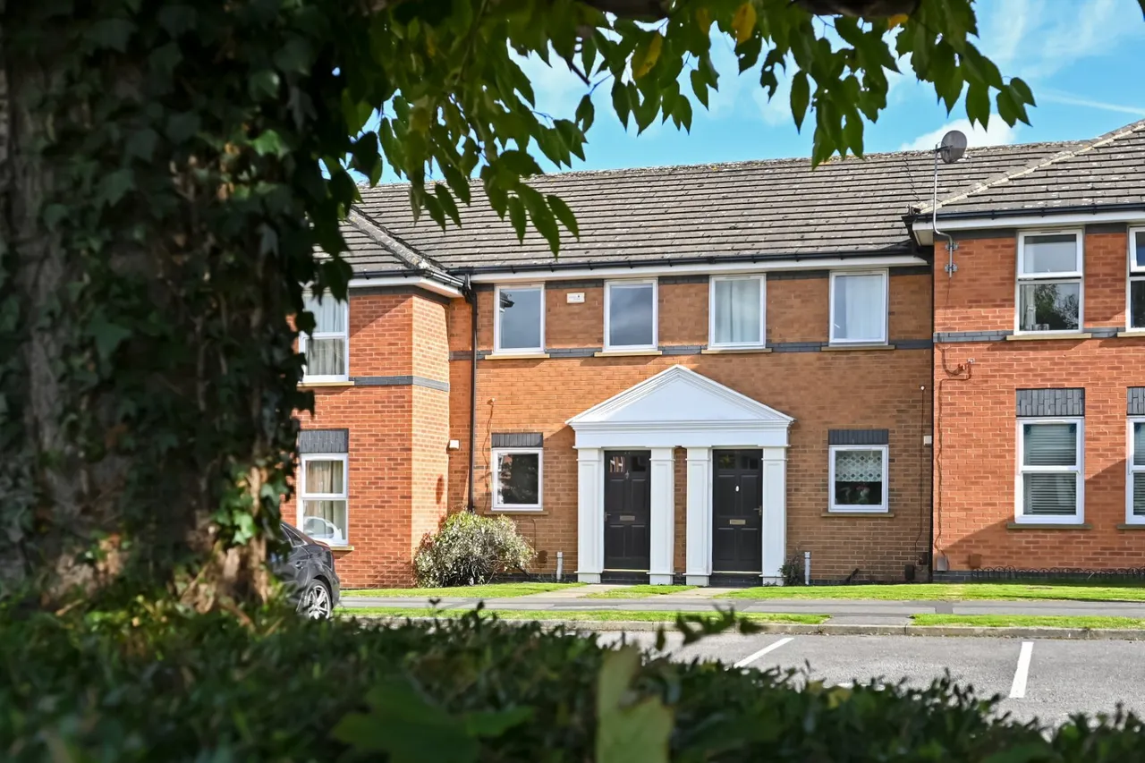 Nicholas Gardens, York, YO10, photo 14