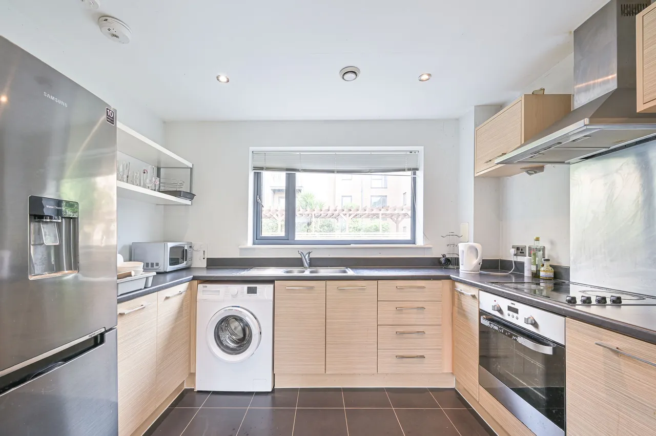 Flat 3 Chain Court, 33 Ajax Avenue, London, photo 4