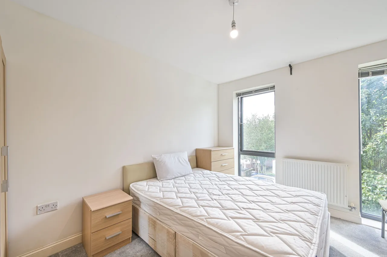 Flat 3 Chain Court, 33 Ajax Avenue, London, photo 5