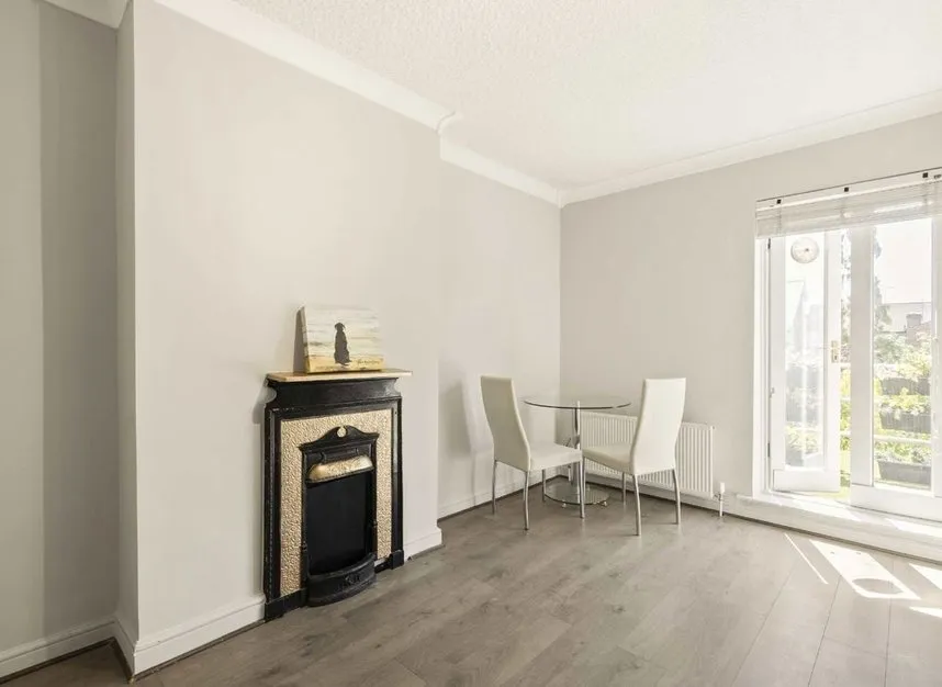 Victoria Road, Mill Hill, NW7, photo 2