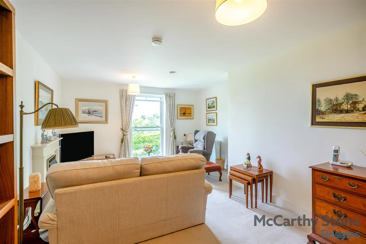 Victoria Road, Malvern, WR14, photo 10