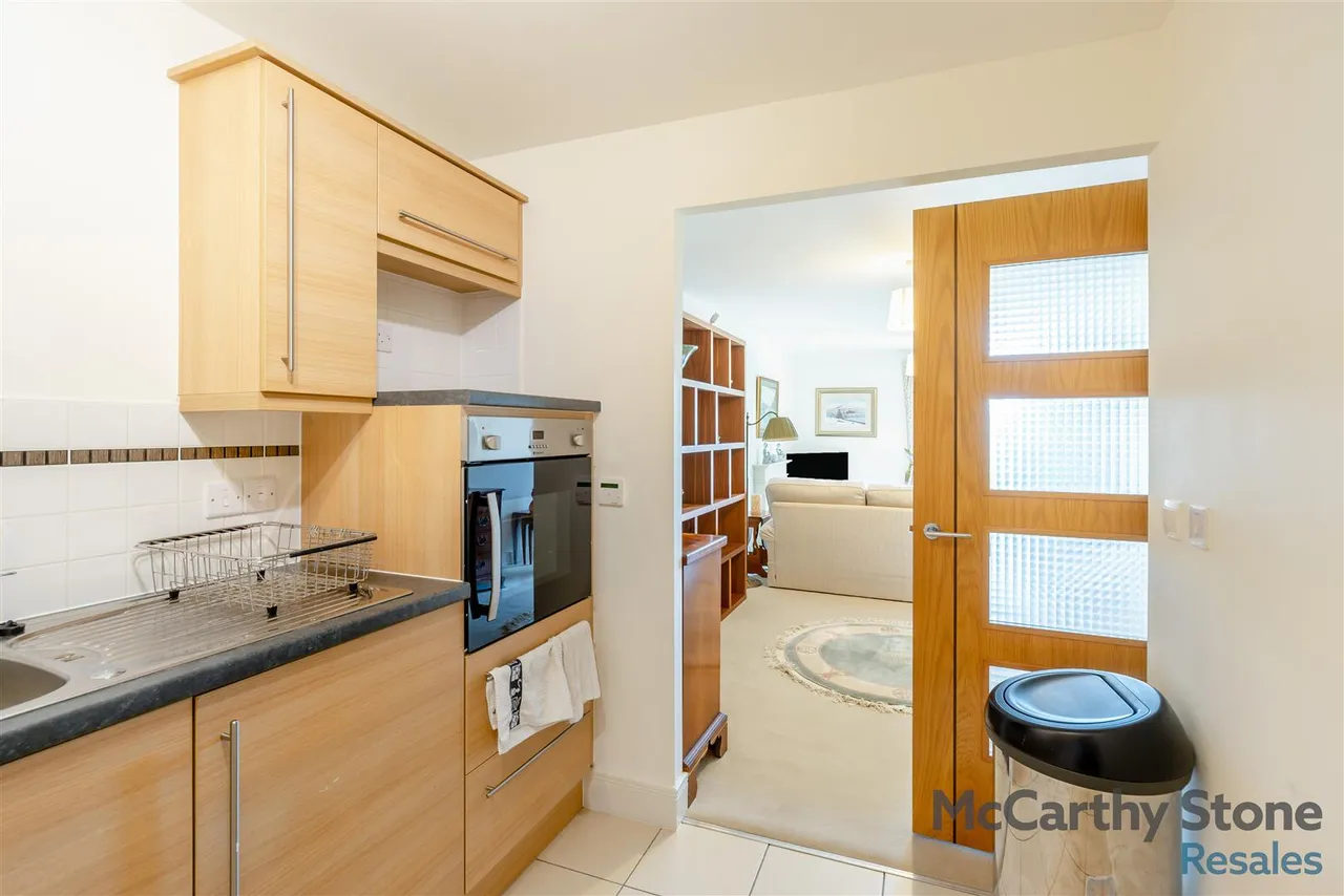 Victoria Road, Malvern, WR14, photo 13