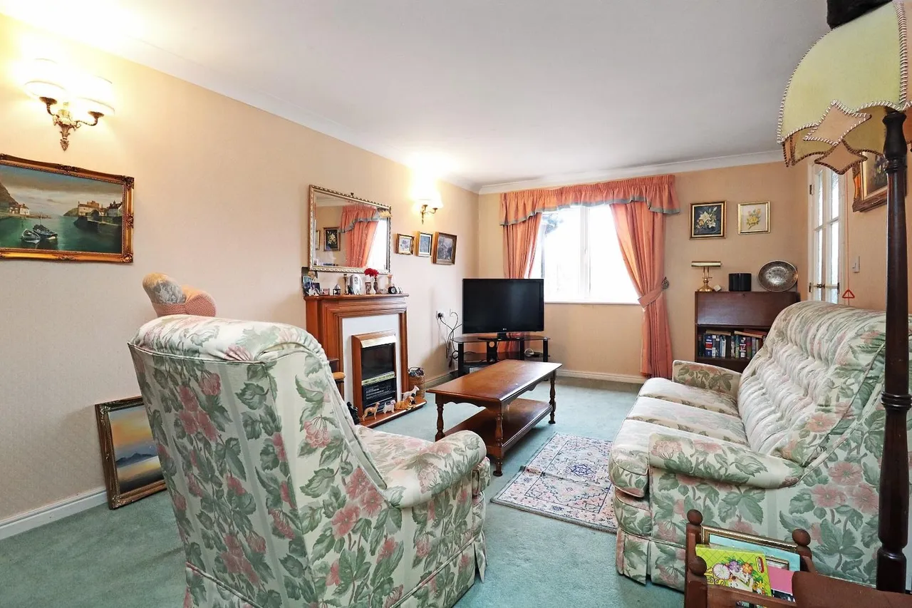 290 Park Road, Timperley, Cheshire WA15 6UB, photo 4