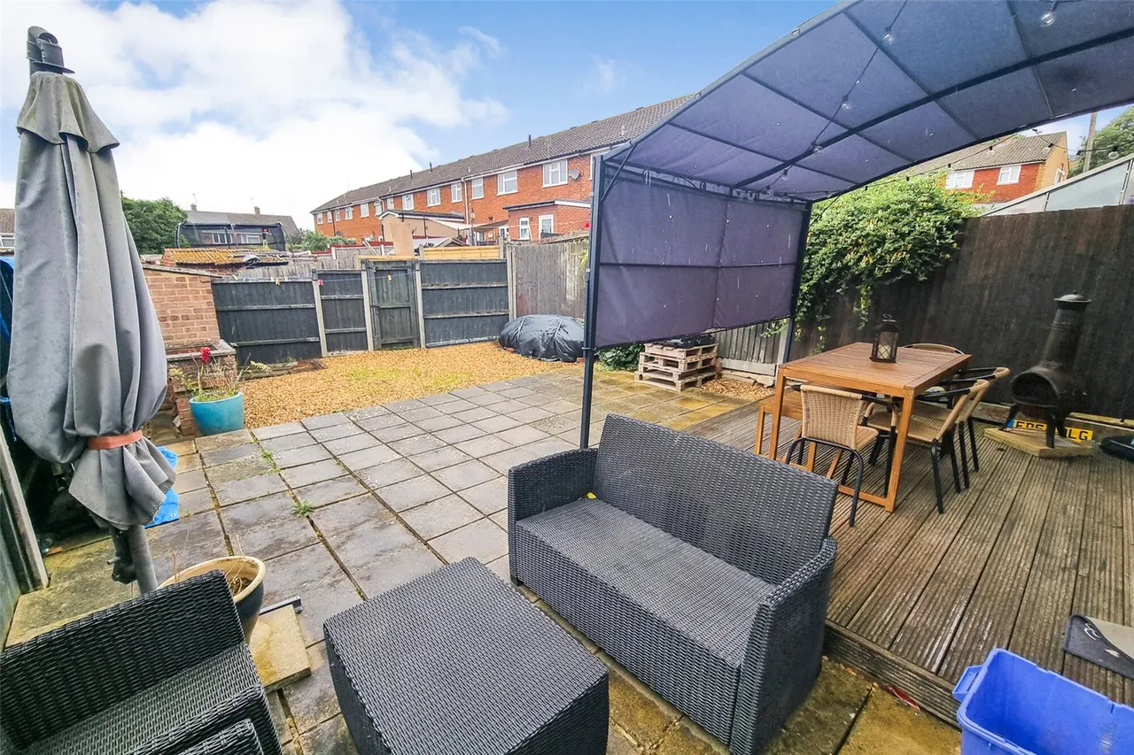 Miles Road, Ash, Guildford, Surrey, GU12 6AU, photo 10