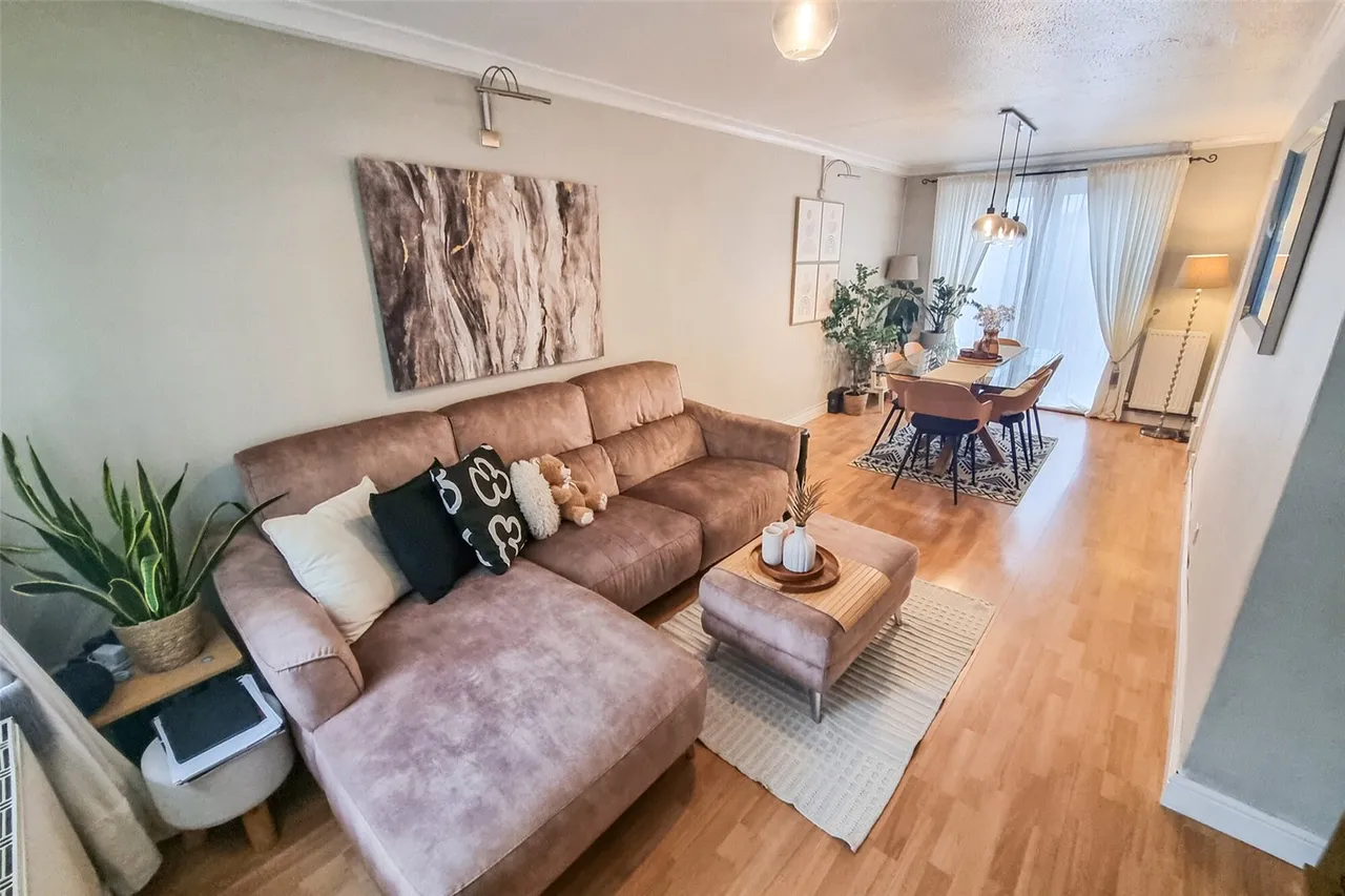 Miles Road, Ash, Guildford, Surrey, GU12 6AU, photo 3