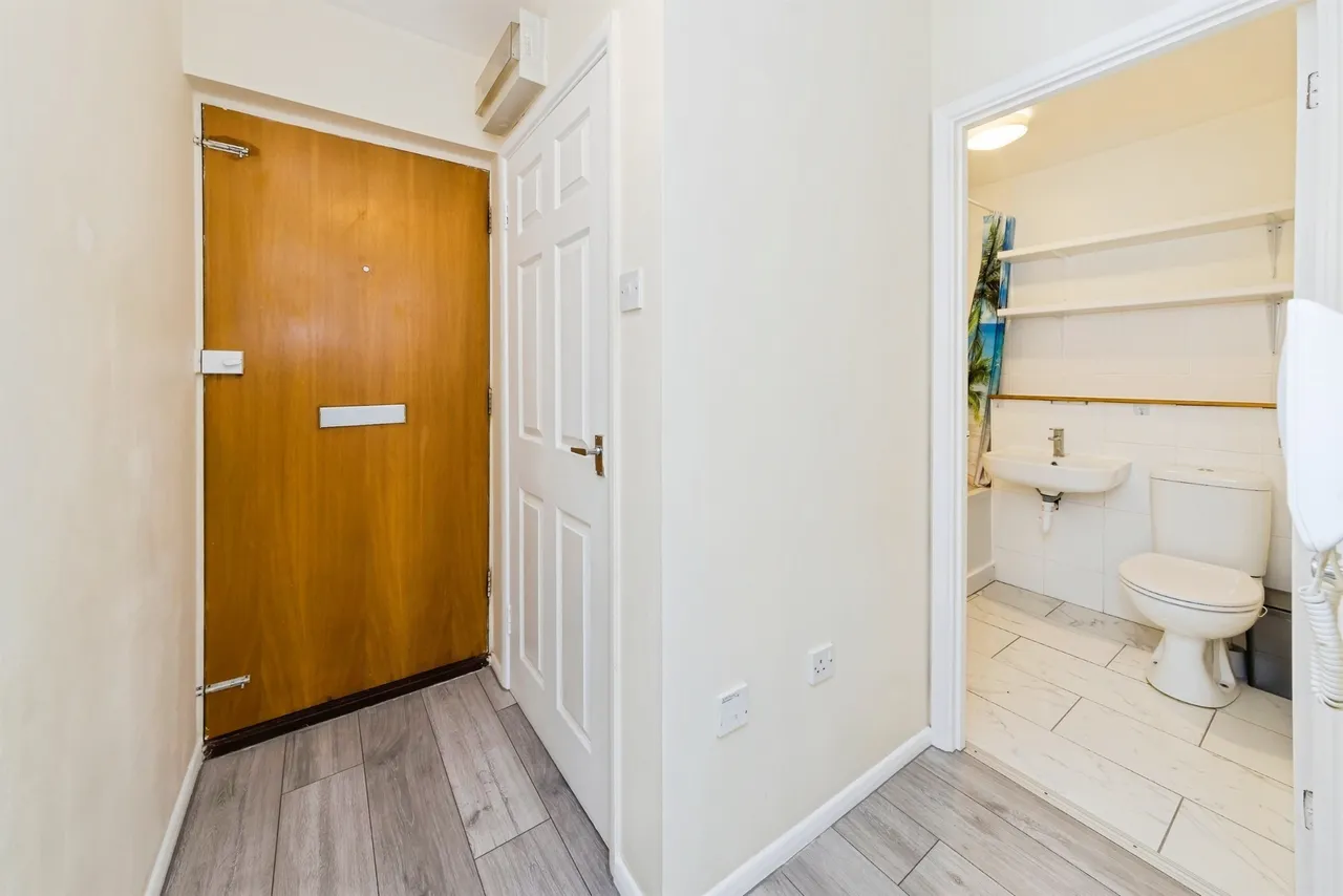Chetwood Road, Crawley, photo 9