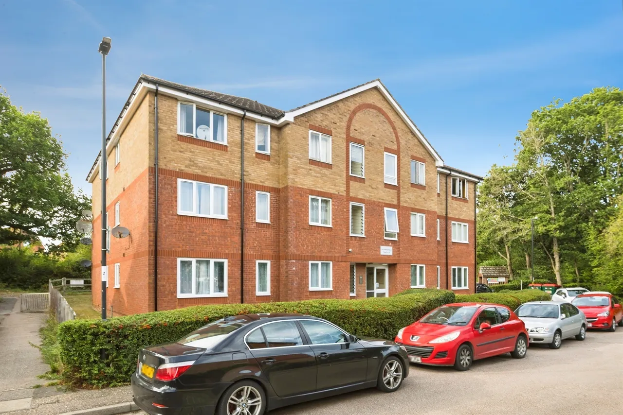 1 bed flat for sale — Chetwood Road, Crawley