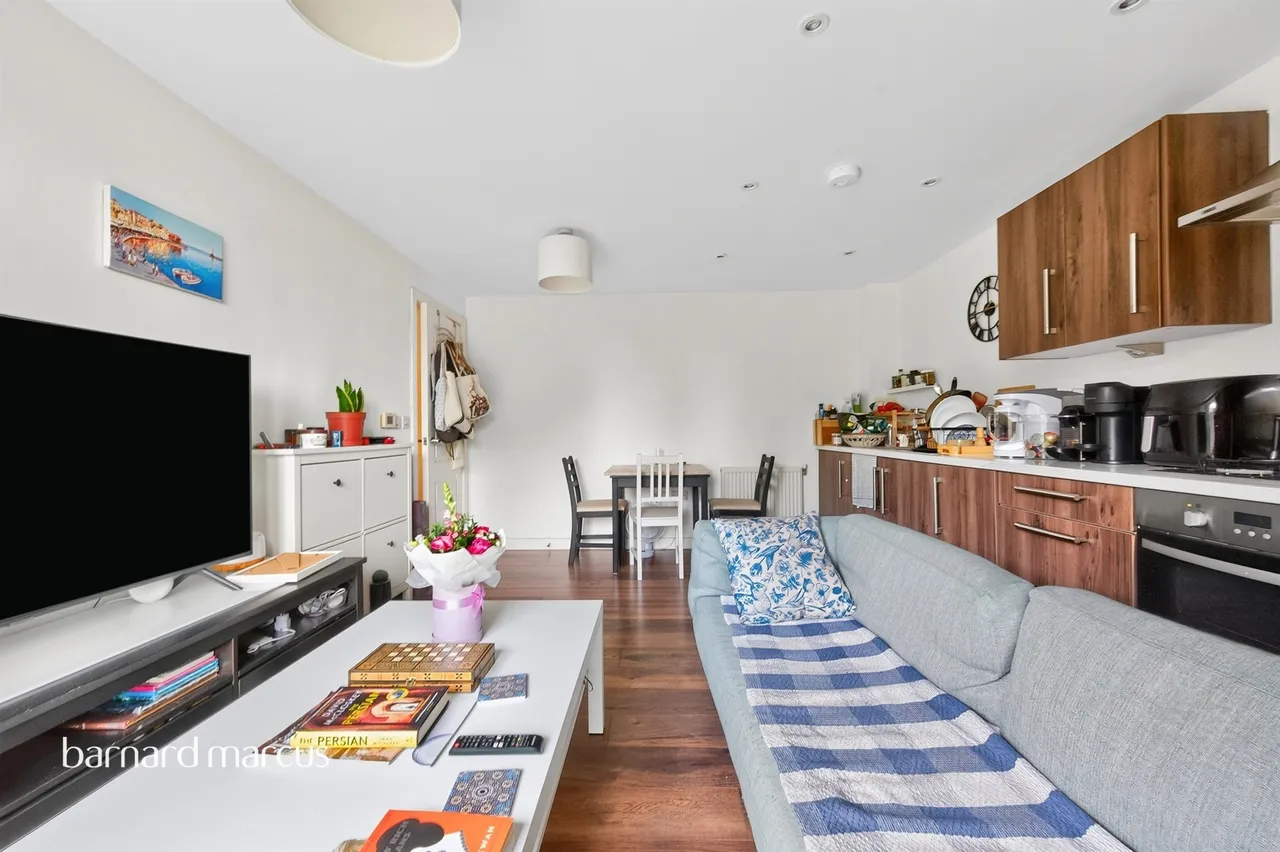 Broadwater Road, London, photo 6