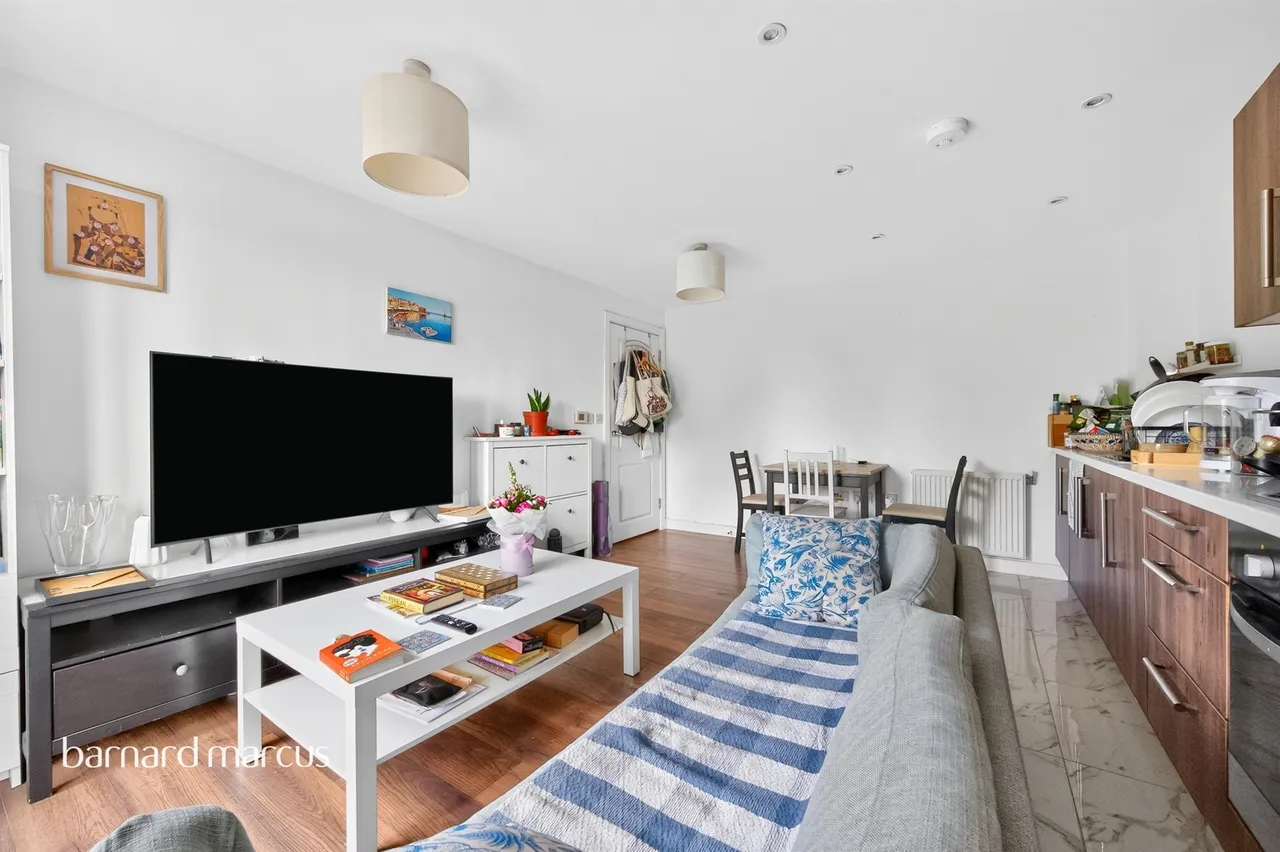 Broadwater Road, London, photo 4