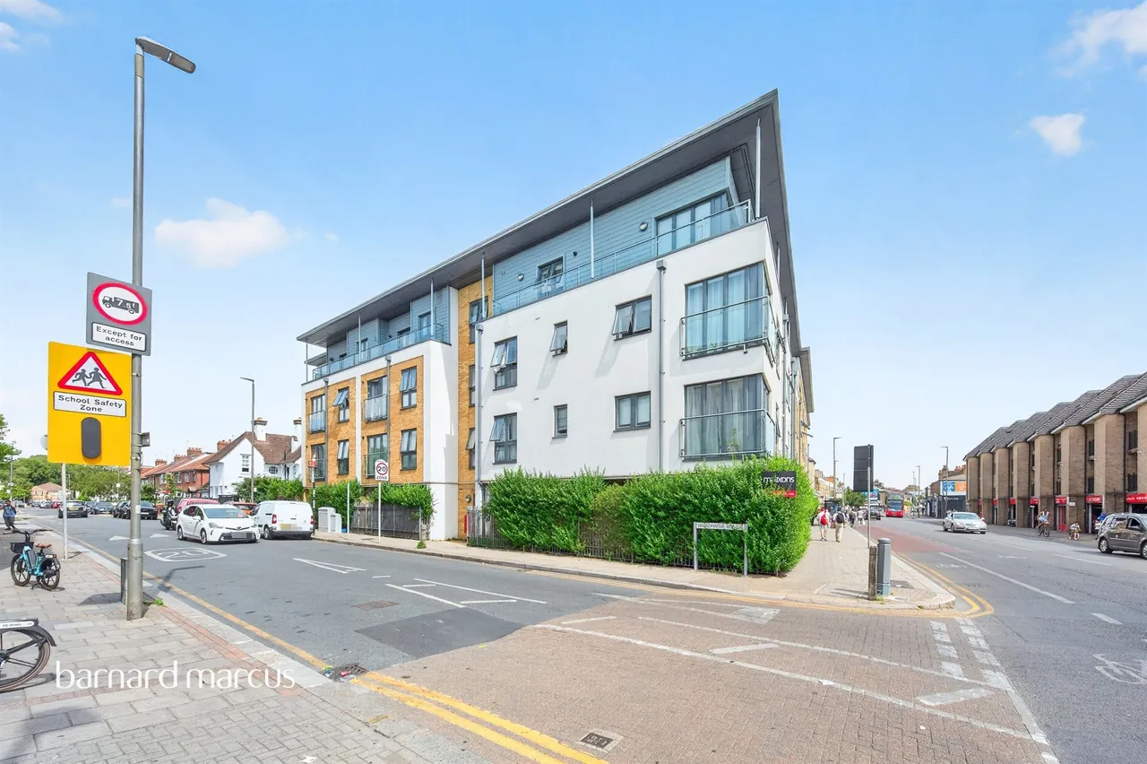1 bed flat for sale — Broadwater Road, London